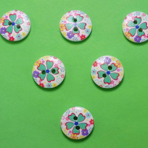 Lot 6 boutons bois : rond motif fleur 15mm (38)