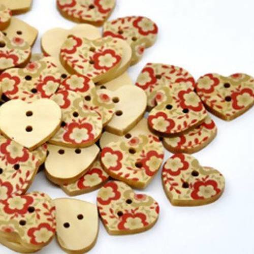Lot 6 boutons bois : coeur motif fleur 17mm (n°2) 