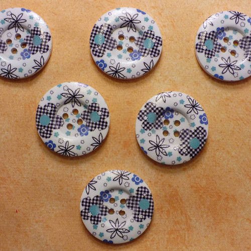 Lot 6 boutons bois : rond motif fleur 30mm (28)