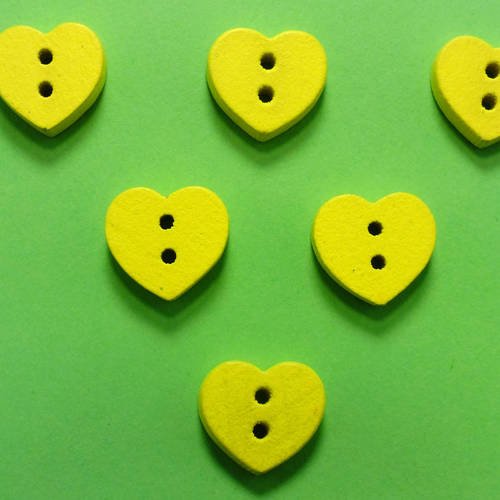Lot 6 boutons bois : coeur jaune 12mm 