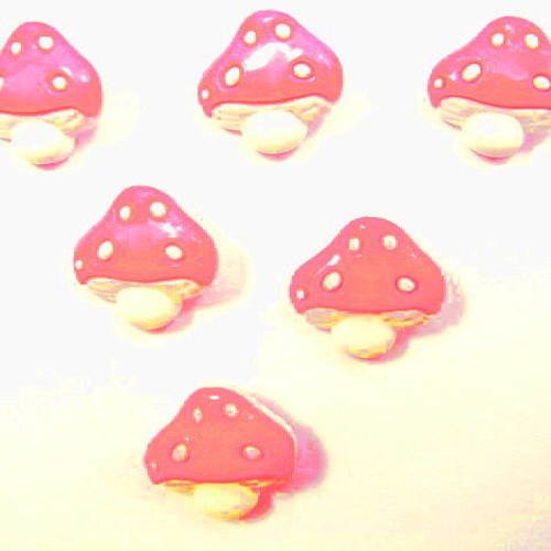 Lot 6 boutons acryliques : champignon rouge/blanc 18mm