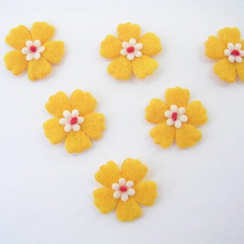 Lot  6 appliques tissus  : fleur jaune/blanche 20mm 