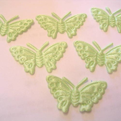 Lot  6 appliques tissus  : papillon vert 30mm 