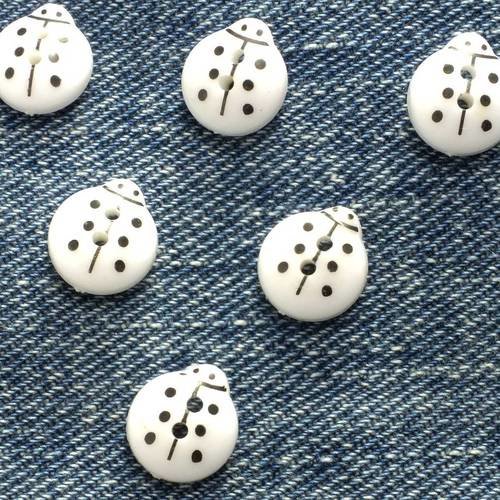 Lot 6 boutons : coccinelle blanche 13mm