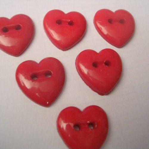 Lot 6 boutons : coeur rouge 13mm 