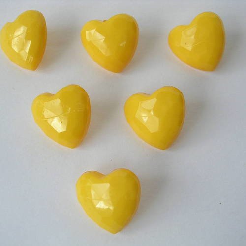 Lot 6 boutons : coeur jaune 14mm 