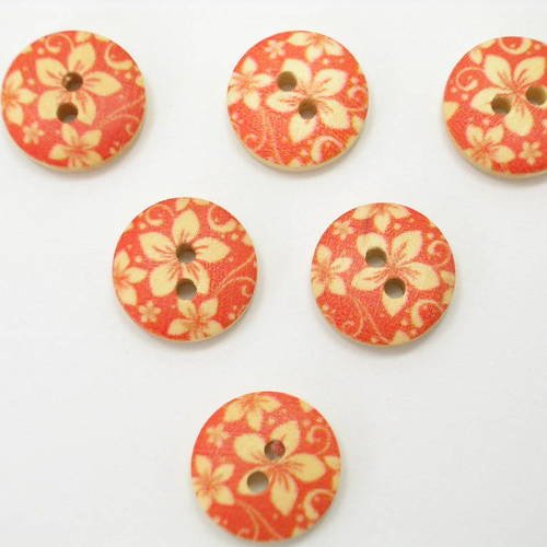 Lot 6 boutons bois : rond motif fleur 15mm (01)