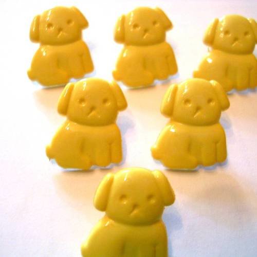 Lot 6 boutons acryliques : chien assis jaune 18mm