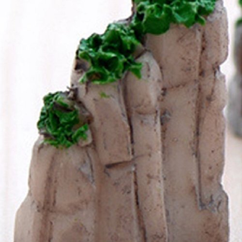 Miniature en  resine : rocher 2*1.5cm  hauteur 3cm (02)