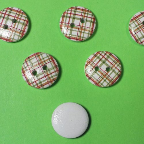 Lot 6 boutons bois : rond motif écossais 15mm (07)