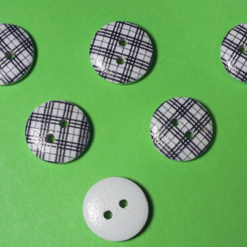 Lot 6 boutons bois : rond motif écossais 15mm (10)
