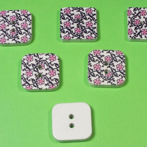Lot 6 boutons bois : carré motif fleur 15mm (21)