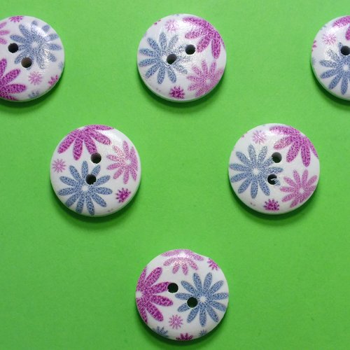 Lot 6 boutons bois : rond motif fleur 15mm (63)