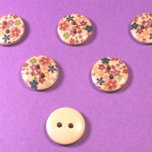 Lot 6 boutons bois : rond motif fleur 15mm (80)