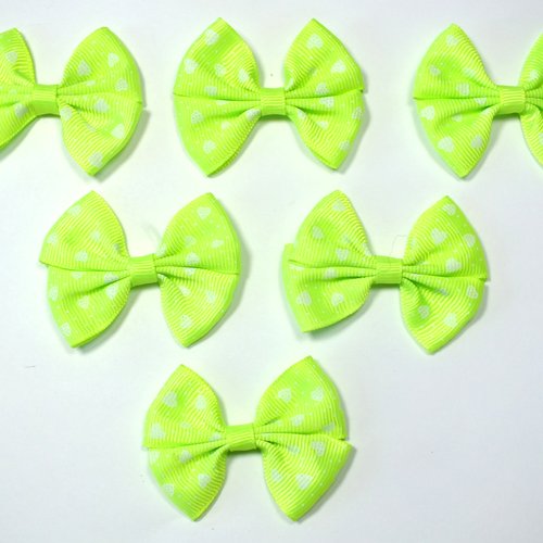Lot 6 appliques tissu polyester : noeud papillon vert clair avec motif coeur 5.5*4cm (086)