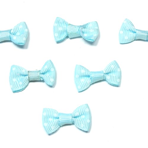 Lot 6 appliques tissu polyester : noeud papillon bleu clair avec motif pois 28*15mm