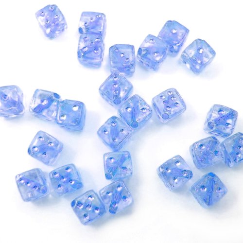 Lot 25 perles acryliques : dés à jouer bleu transparent 6mm