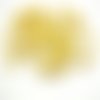 Lot 50 perles acryliques : dés jaunes 6mm (03)
