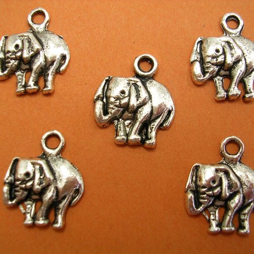 Lot 5 charms/breloques  plaqué argent :éléphant 15*13mm (02)