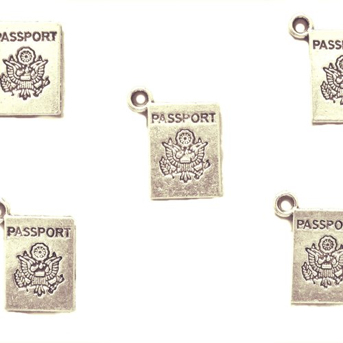 Lot 5 charms/breloques  plaqué argent : passeport 15*12mm (01)