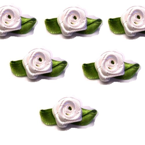 Lot 6 appliques tissus : rose couleur blanche 13mm