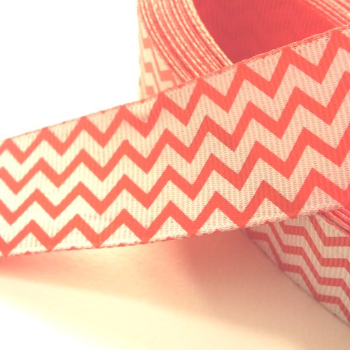 Ruban polyester : rouge/blanc zigzag largeur 25mm longueur (01)