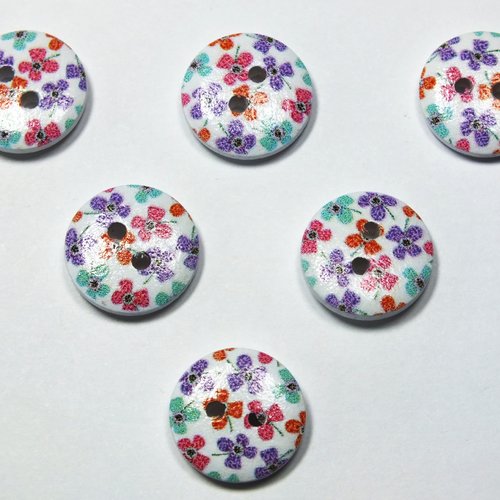 Lot 6 boutons bois : rond motif fleur 15mm (116)