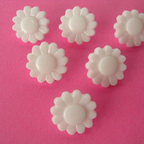 Lot 6 boutons acryliques : marguerite blanche 15mm (01)