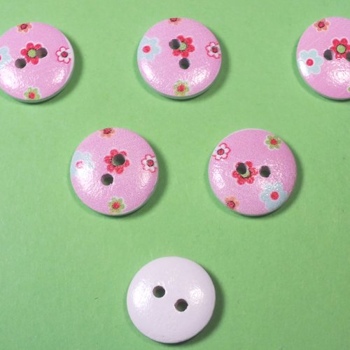 Lot 6 boutons bois : rond motif fleur 13mm (03)