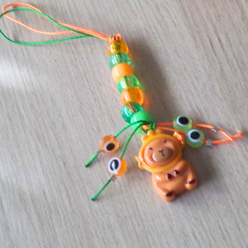 Bijou de téléphone capybara orange et vert capibala kawai accessoire de sac