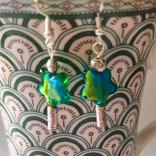 Boucles d'oreilles en argent baguette magique perle de verre étoile vert émeraude et perles en argent de qualité