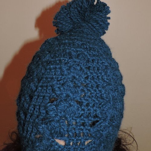 Bonnet bleu intense laine pompom hiver
