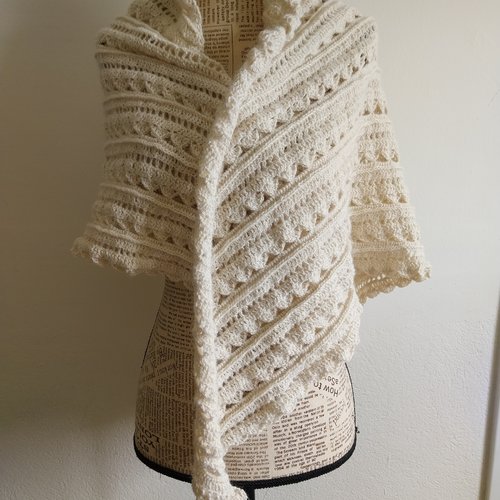 Châle étole écharpe chunky blanc pure laine alpaga ajourée dentelle avec relief femme