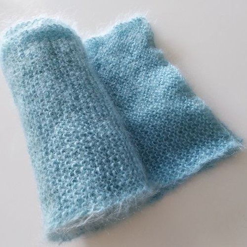 Écharpe vaporeuse bleu ciel turquoise en mohair et soie femme homme enfant
