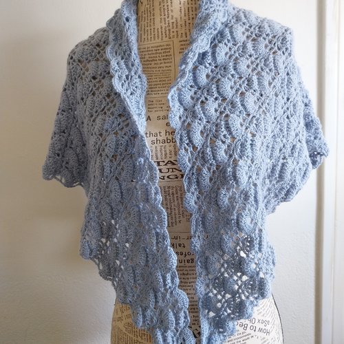 Châle petit écharpe chauffe-épaules chèche pointe double bleu pure laine d'alpaga surfine crocheté main