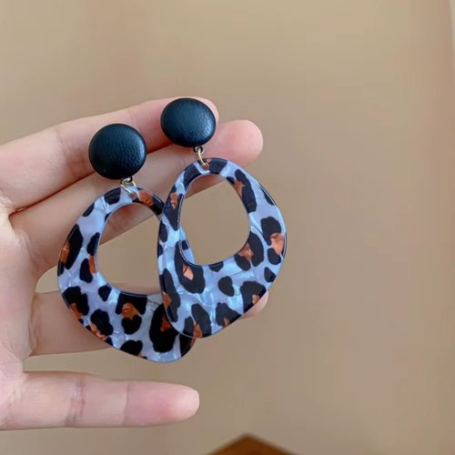 Boucles d’oreilles léopard légères 6,5 cm