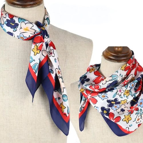 Foulard carré fleuri en polyester – 70x70 cm
