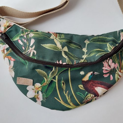 Sac banane vert et oiseau.
