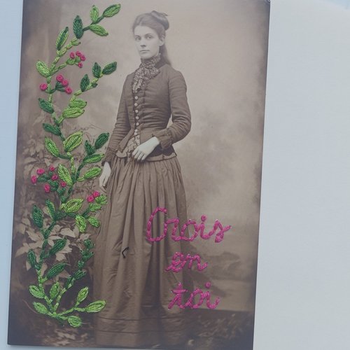 Carte postale brodée 'crois en toi'