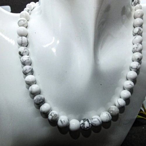 Collier en howlite naturelle - perles (turquoise blanche)