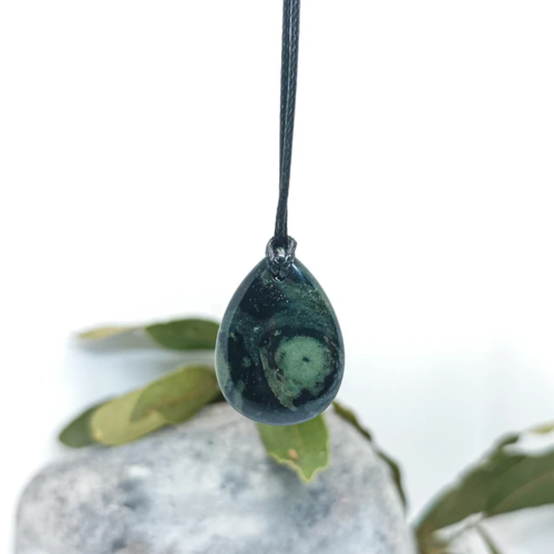Collier pendentif goutte en jaspe kambaba naturel | bijou jaspe crocodile​ | pendentif lithothérapie