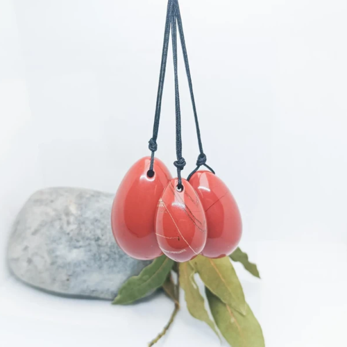 Lot de 3 œufs de yoni en jaspe rouge naturel