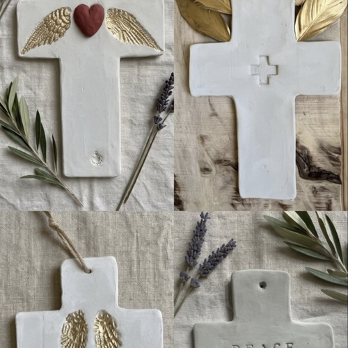 Croix argile ex voto