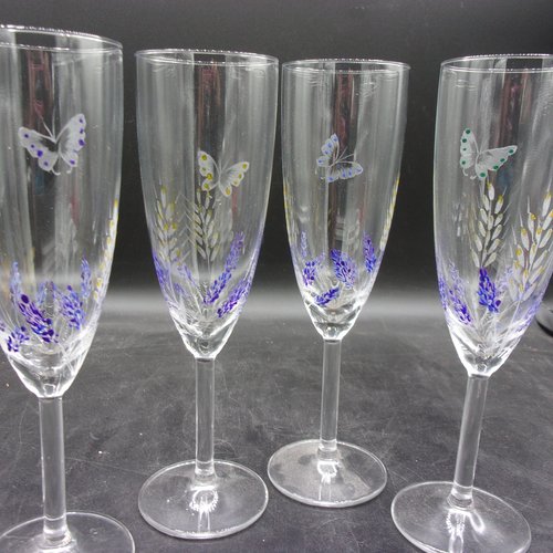 5 flutes à champagne gravées et surlignées peinture motif lavande et papillon, personnalisables