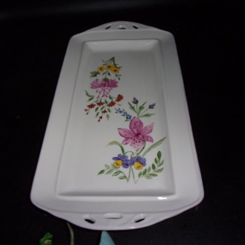 Plat à cake en porcelaine peitn main motif fleurs