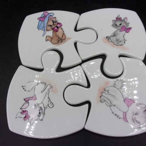 Dessous de plat forme puzzle en porcelaine peint à la main motif chat
