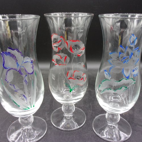 3 verres à cocktail gravés motif fleurs , personnalisables