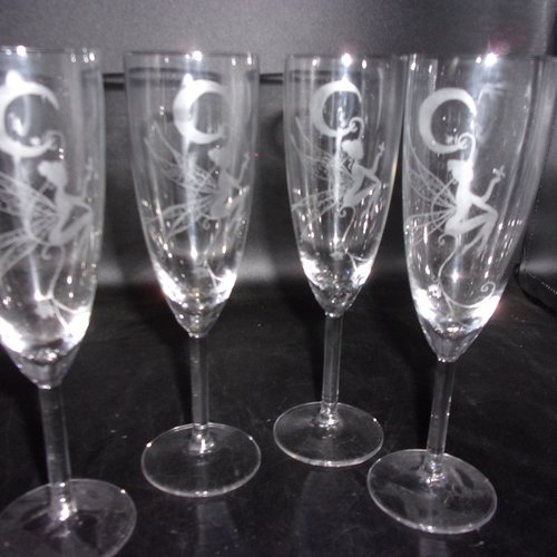 4 flutes à champagne motif fée , personnalisables