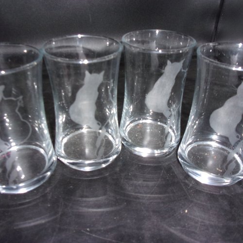 4 verres en gravure sur verre motif chats enlacés, personnalisables
