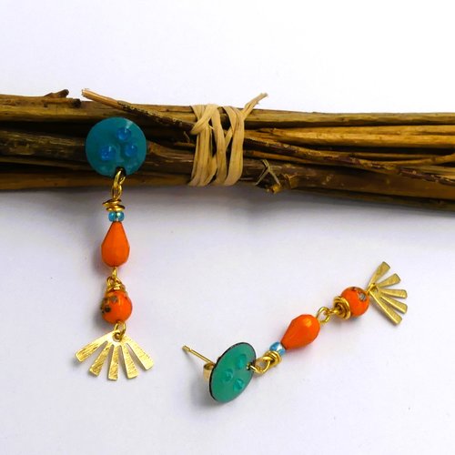 Boucles d'oreilles minimalistes en laiton doré, verre et laiton émaillé - pièce unique, cadeau femme